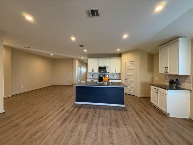 13337 Silver Egret Lane, Texas City, TX 77568