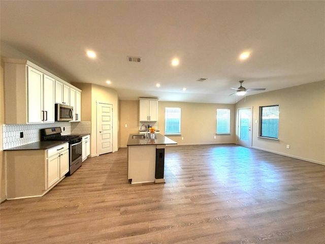 13337 Silver Egret Lane, Texas City, TX 77568