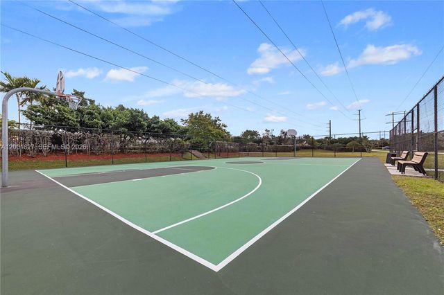 8537 NW 39th Ct, Cooper City, FL 33024
