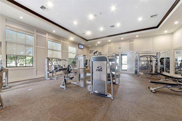 8537 NW 39th Ct, Cooper City, FL 33024