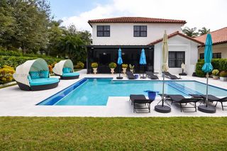 8537 NW 39th Ct, Cooper City, FL 33024