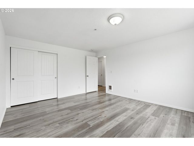 3320 Se 87TH Ave 5, Portland, OR 97266