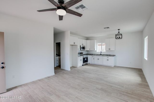 2320 W Diamond Street, Tucson, AZ 85705