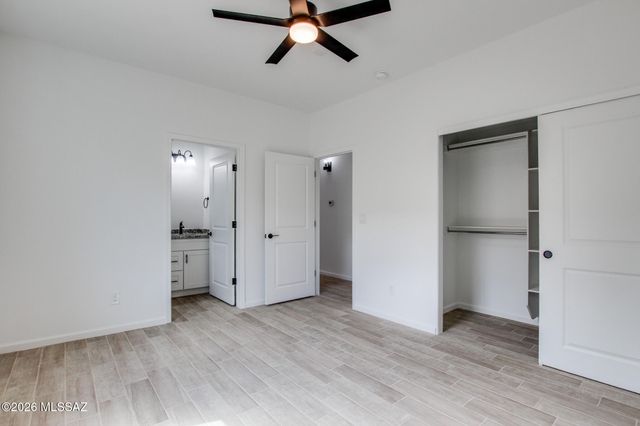 2320 W Diamond Street, Tucson, AZ 85705