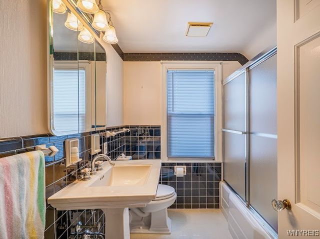 136 North Long Street, Amherst, NY 14221