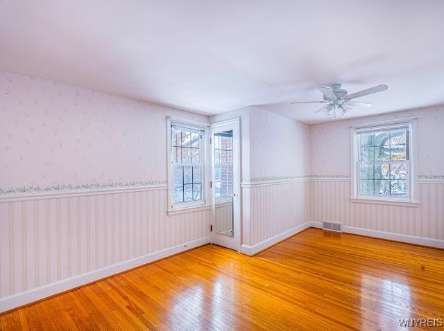 136 North Long Street, Amherst, NY 14221