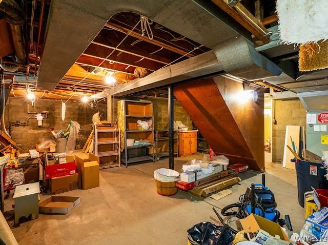 136 North Long Street, Amherst, NY 14221