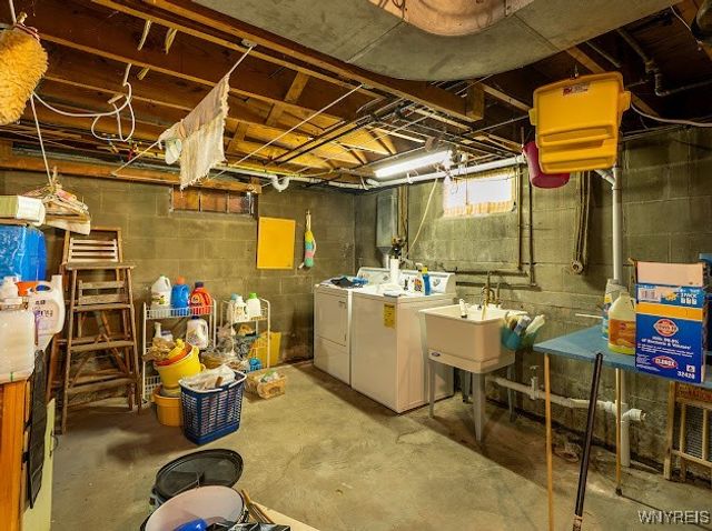 136 North Long Street, Amherst, NY 14221