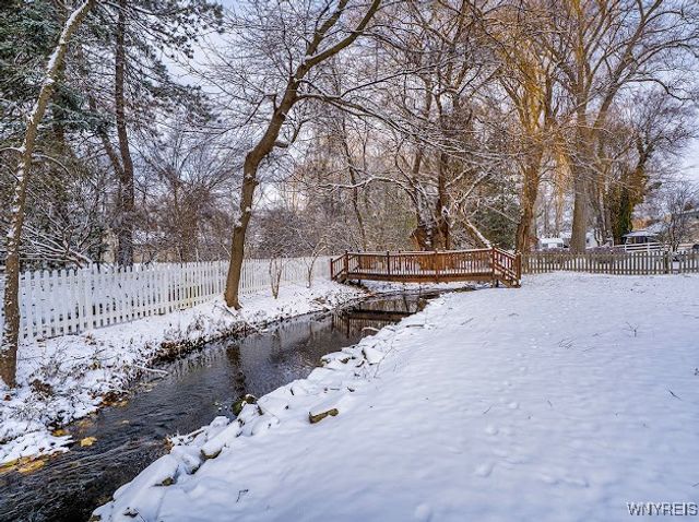 136 North Long Street, Amherst, NY 14221