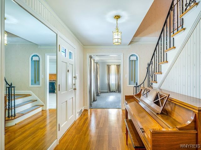 136 North Long Street, Amherst, NY 14221