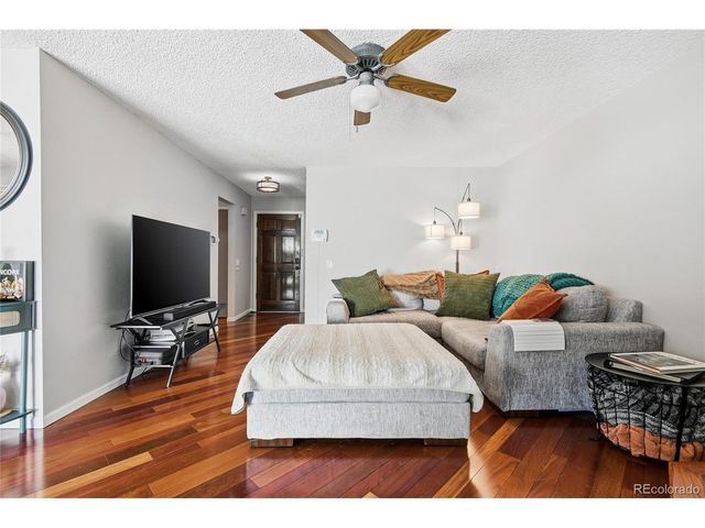 8077 S Vermejo Peak, Littleton, CO 80127