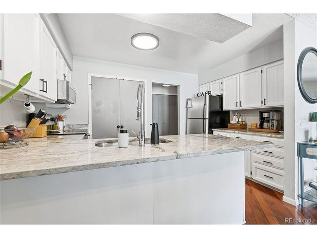 8077 S Vermejo Peak, Littleton, CO 80127