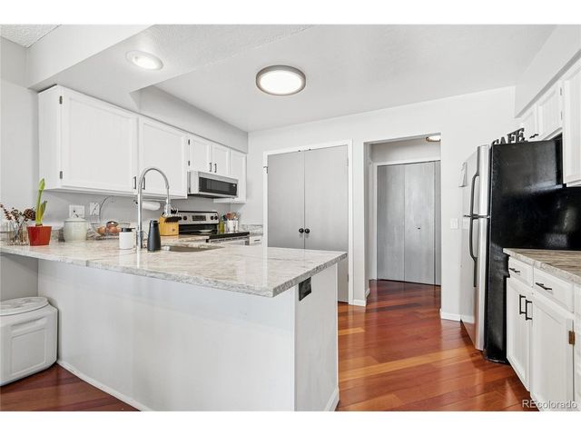 8077 S Vermejo Peak, Littleton, CO 80127