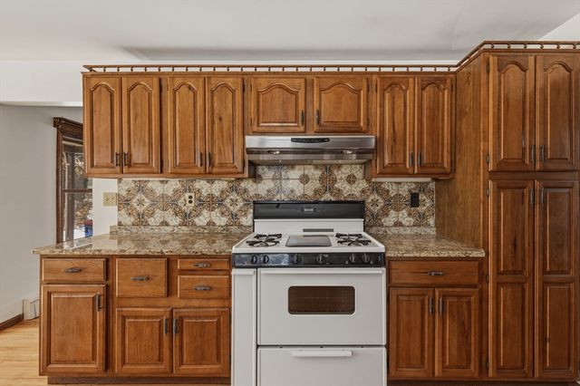 4 22nd St, Wareham, MA 02538