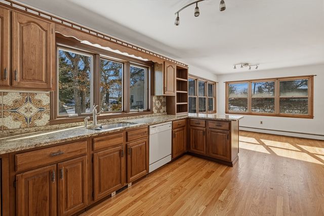 4 22nd St, Wareham, MA 02538