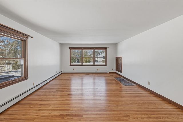 4 22nd St, Wareham, MA 02538