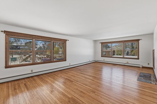 4 22nd St, Wareham, MA 02538