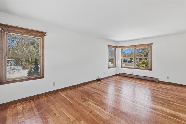 4 22nd St, Wareham, MA 02538