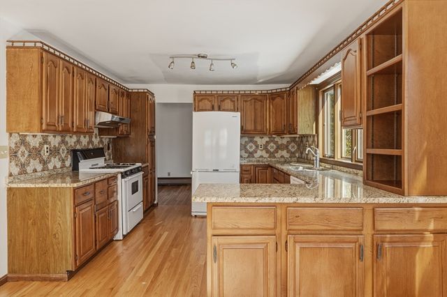 4 22nd St, Wareham, MA 02538