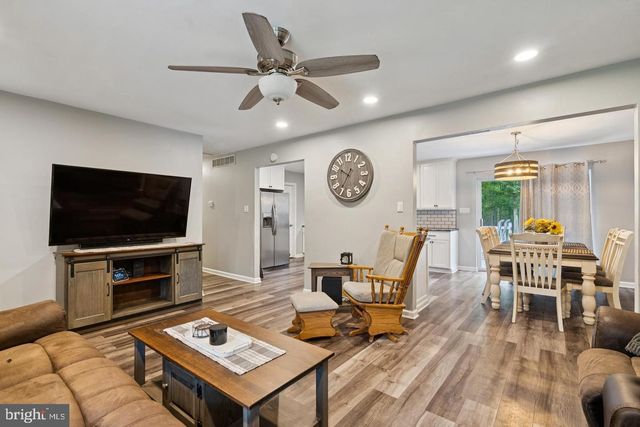 413 FOURTH AVE, Chesilhurst, NJ 08089