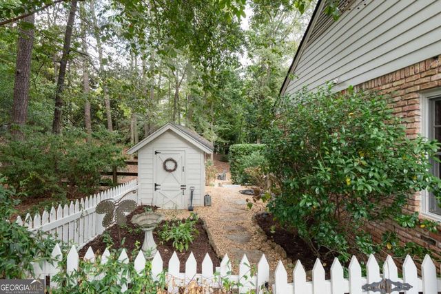 4220 Exeter Close NW, Atlanta, GA 30327