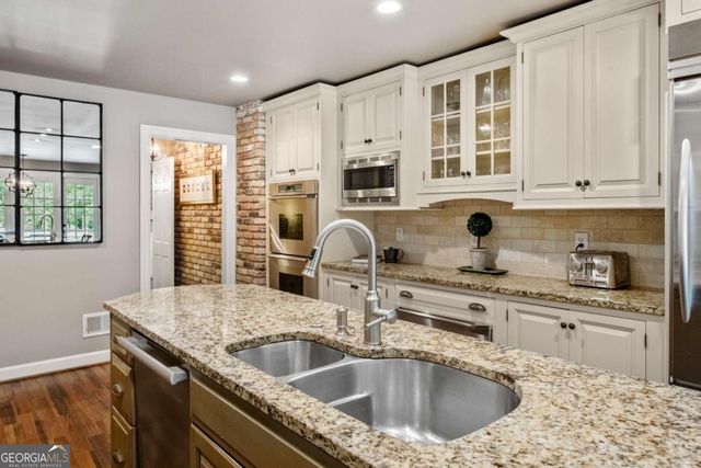 4220 Exeter Close NW, Atlanta, GA 30327