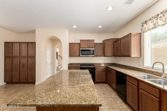 1110 N CROSSCREEK Drive, Chandler, AZ 85225