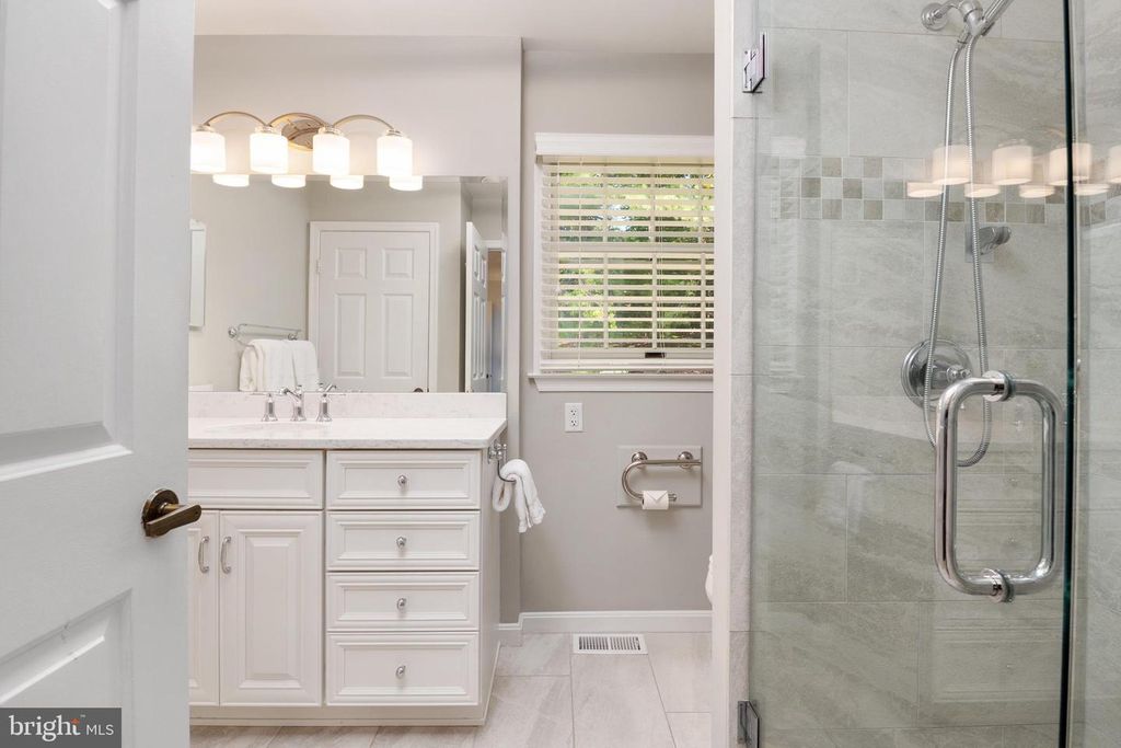 Image 39 of property listing at 822 BOATSWAIN WAY, Annapolis, MD 21401