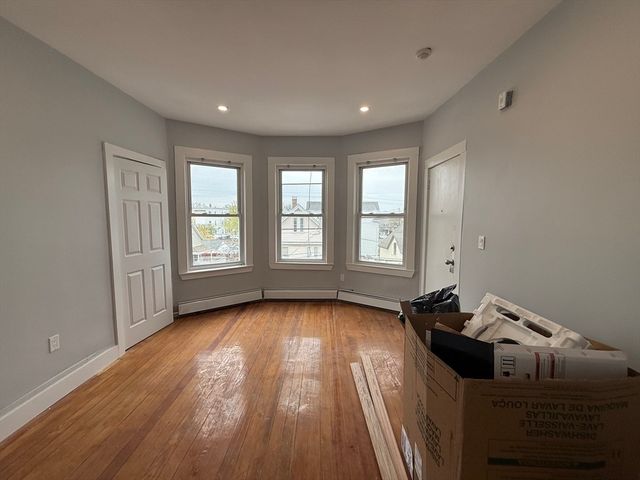 8 Carnes 2R, Lynn, MA 01905