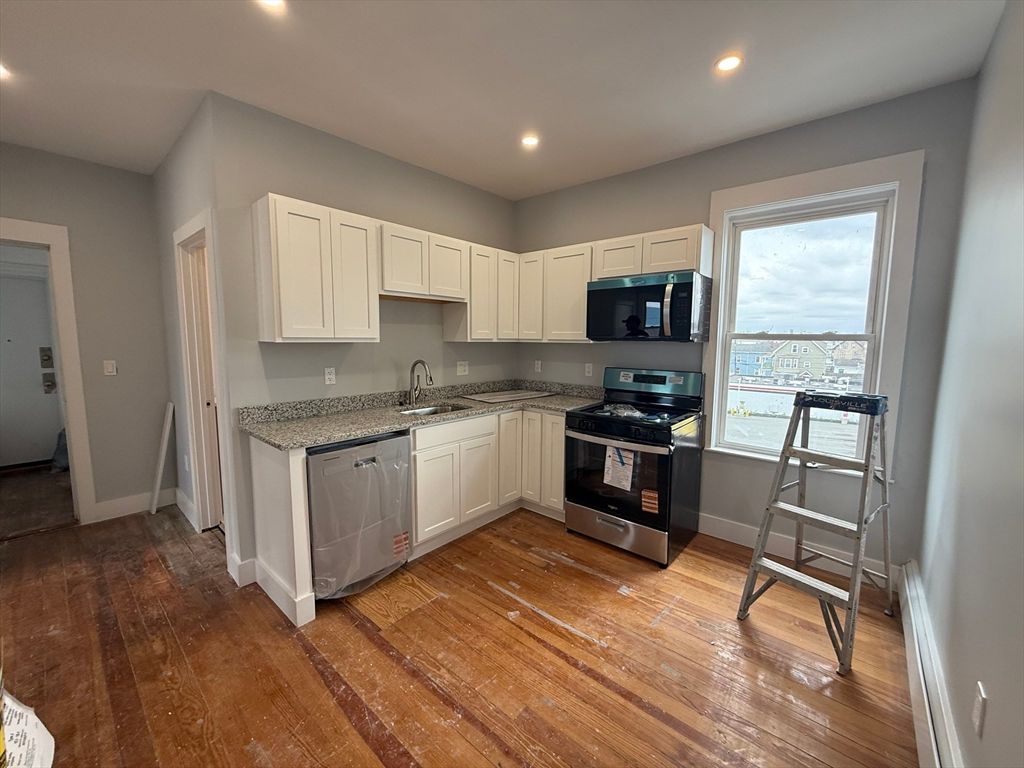 8 Carnes 2R, Lynn, MA 01905