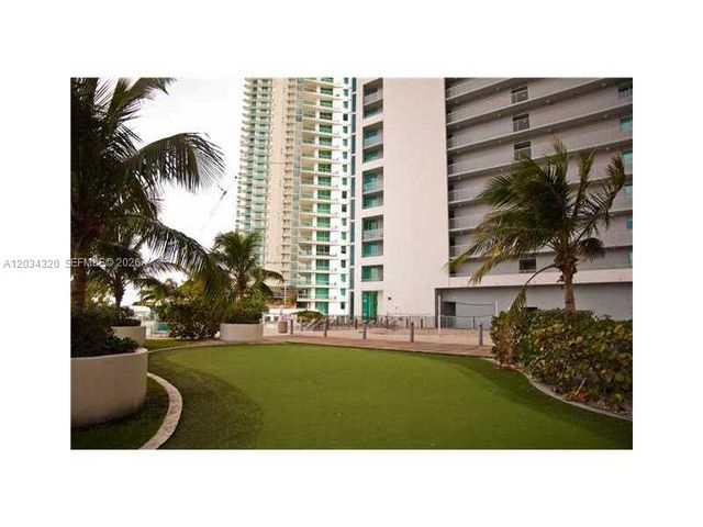 888 Biscayne Blvd 3310, Miami, FL 33132