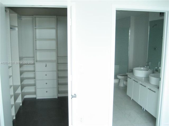 888 Biscayne Blvd 3310, Miami, FL 33132