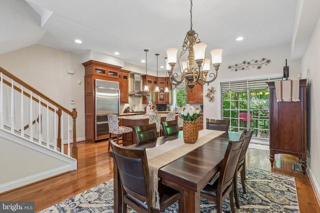 852 INDEPENDENCE CT, Philadelphia, PA 19147