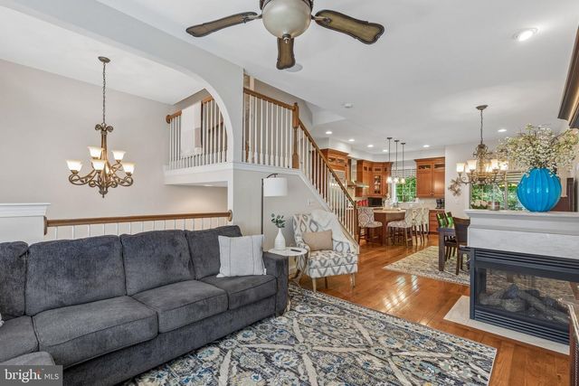 852 INDEPENDENCE CT, Philadelphia, PA 19147