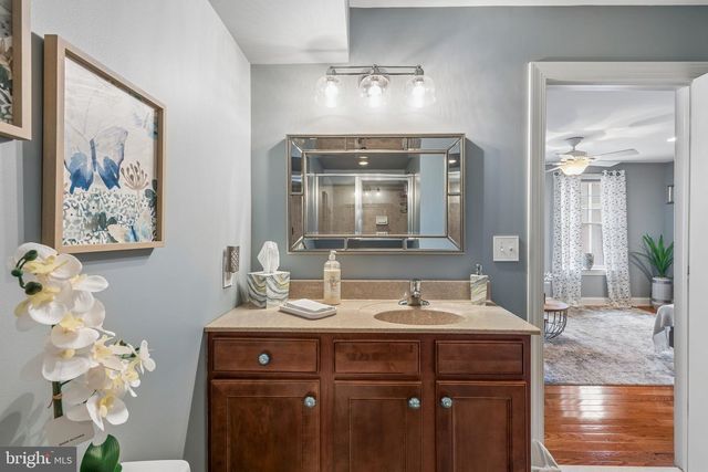 852 INDEPENDENCE CT, Philadelphia, PA 19147