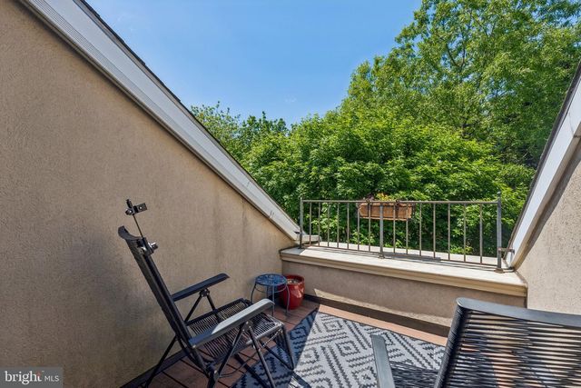 852 INDEPENDENCE CT, Philadelphia, PA 19147