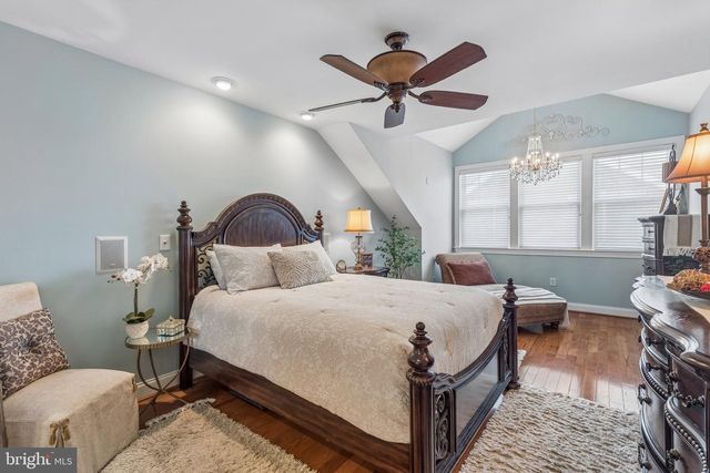 852 INDEPENDENCE CT, Philadelphia, PA 19147