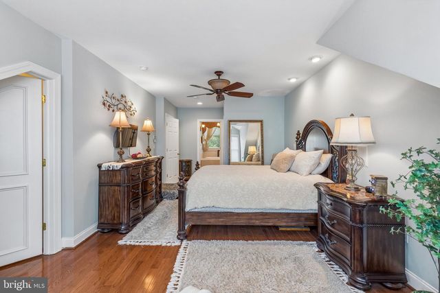 852 INDEPENDENCE CT, Philadelphia, PA 19147