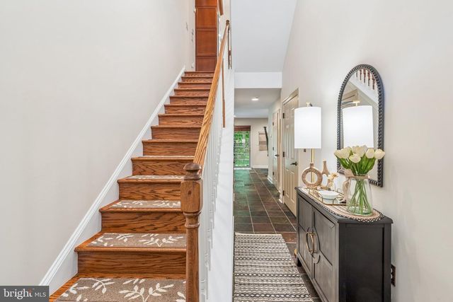 852 INDEPENDENCE CT, Philadelphia, PA 19147