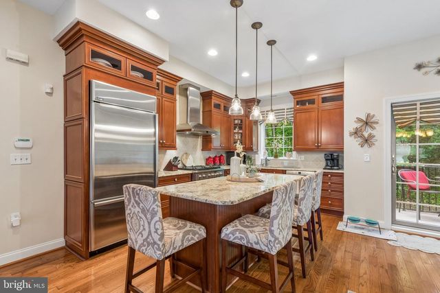 852 INDEPENDENCE CT, Philadelphia, PA 19147