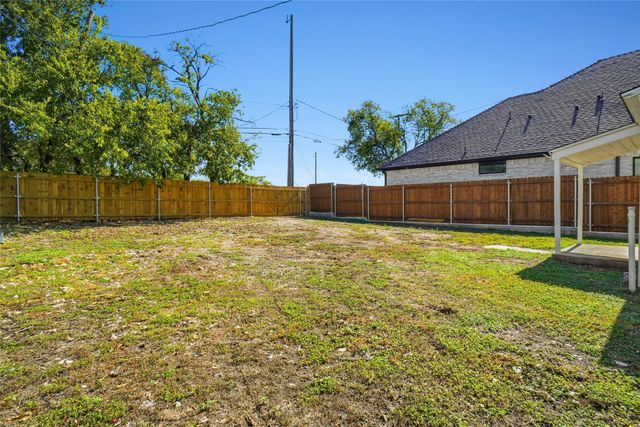 2908 Lulu Street W, Fort Worth, TX 76106