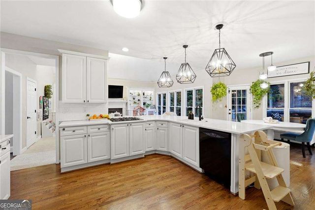 405 Glen Grove Court, Roswell, GA 30075