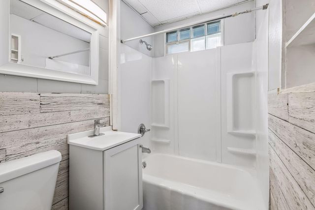 2326 Bryant Avenue N, Minneapolis, MN 55411