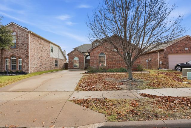 2268 Laurel Forest Drive, Fort Worth, TX 76177