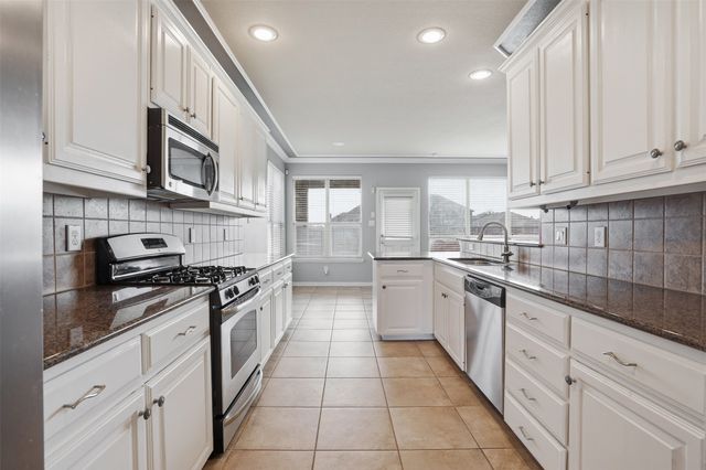 2268 Laurel Forest Drive, Fort Worth, TX 76177