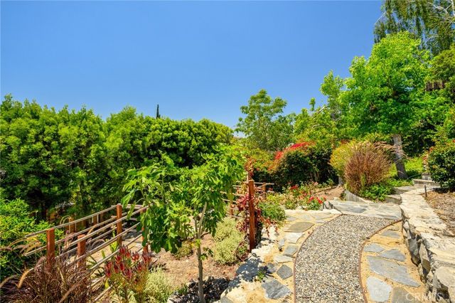 3404 Markridge Road, La Crescenta, CA 91214