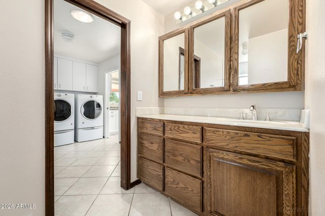 1549 E GREENWAY Street, Mesa, AZ 85203