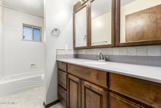 1549 E GREENWAY Street, Mesa, AZ 85203