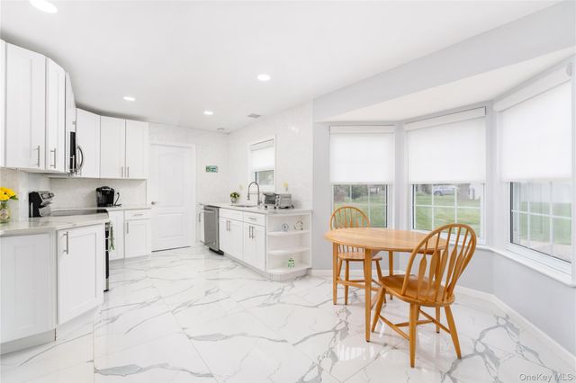 12 Annandale Road, Stony Brook, NY 11790