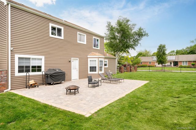 12 Annandale Road, Stony Brook, NY 11790
